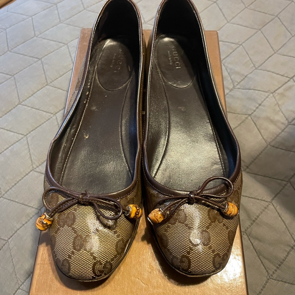Gucci ballerina flats size 7.